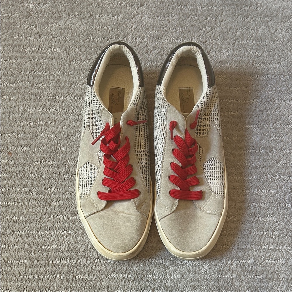 Vintage Havana Beige Sneakers with Red Laces